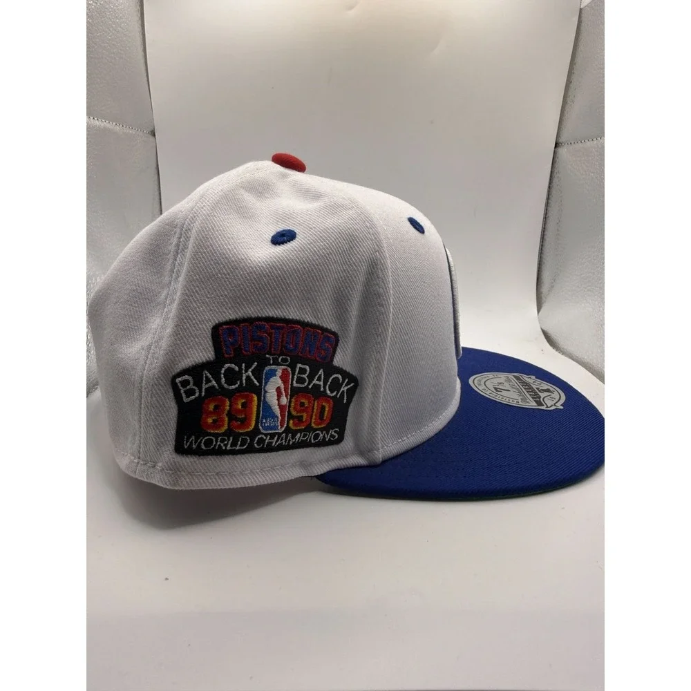 Mitchell &‎ Ness Detroit Pistons Snapback Hat 7 1/8 White/Royal Blue NBA HWC